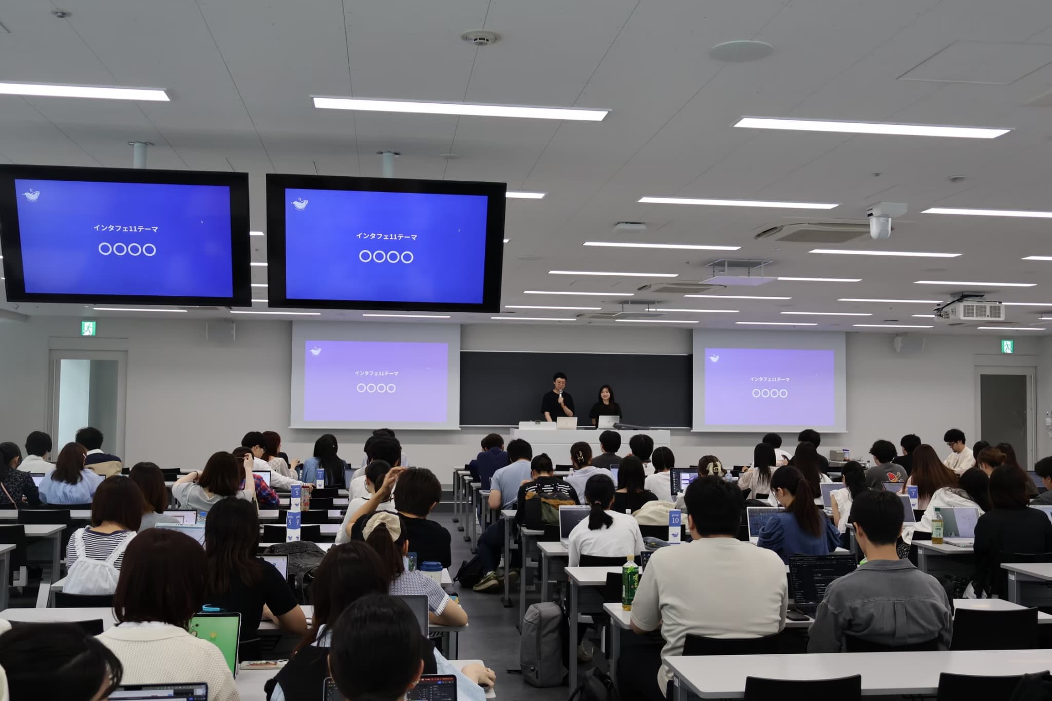 Interface × Cafe 11 の様子