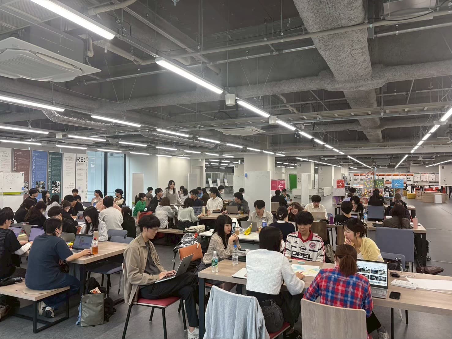 Interface × Cafe 11 の様子